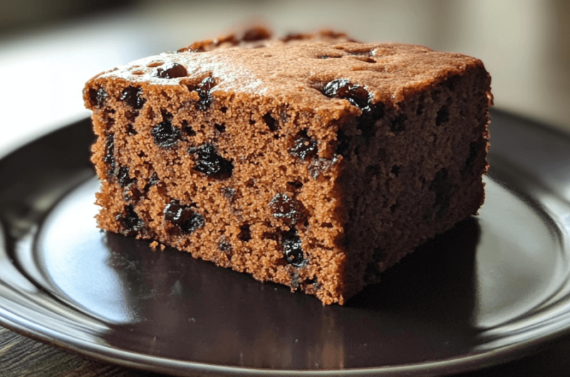 Easy Raisin Cake: A Quick and Tasty Dessert